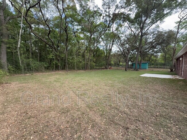 Building Photo - 5206 McCallister St