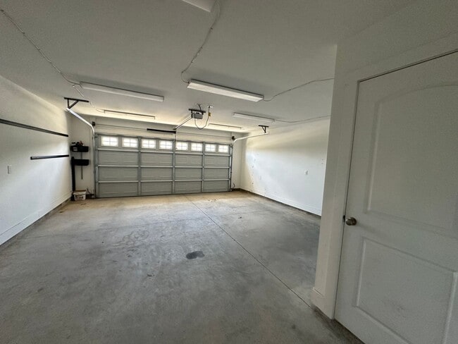 Building Photo - Beautiful Prattville Home