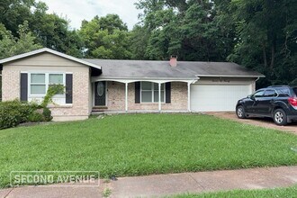 Building Photo - 11620 Petite Chalet Dr