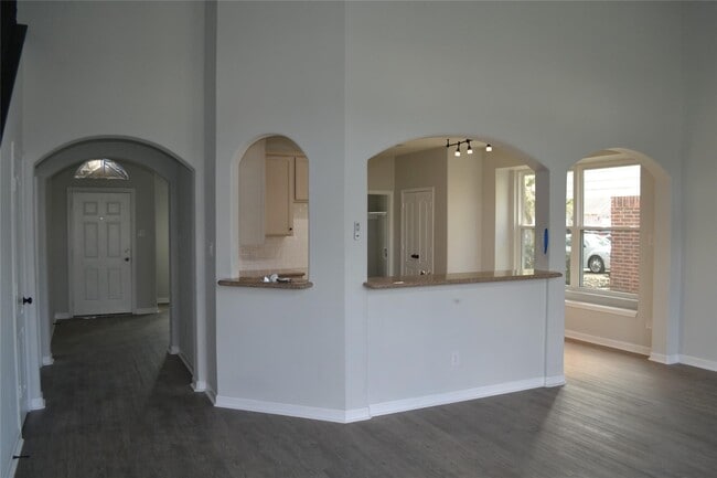 Building Photo - 9514 Curry Landing Dr
