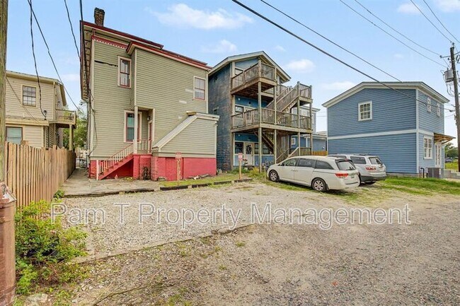 Building Photo - 124 E Henry St