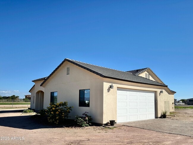 Building Photo - 1527 E Germann Rd