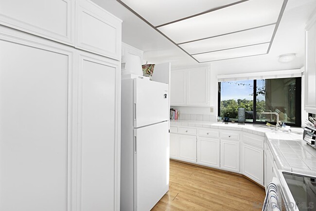 Building Photo - 6605 Caminito Scioto