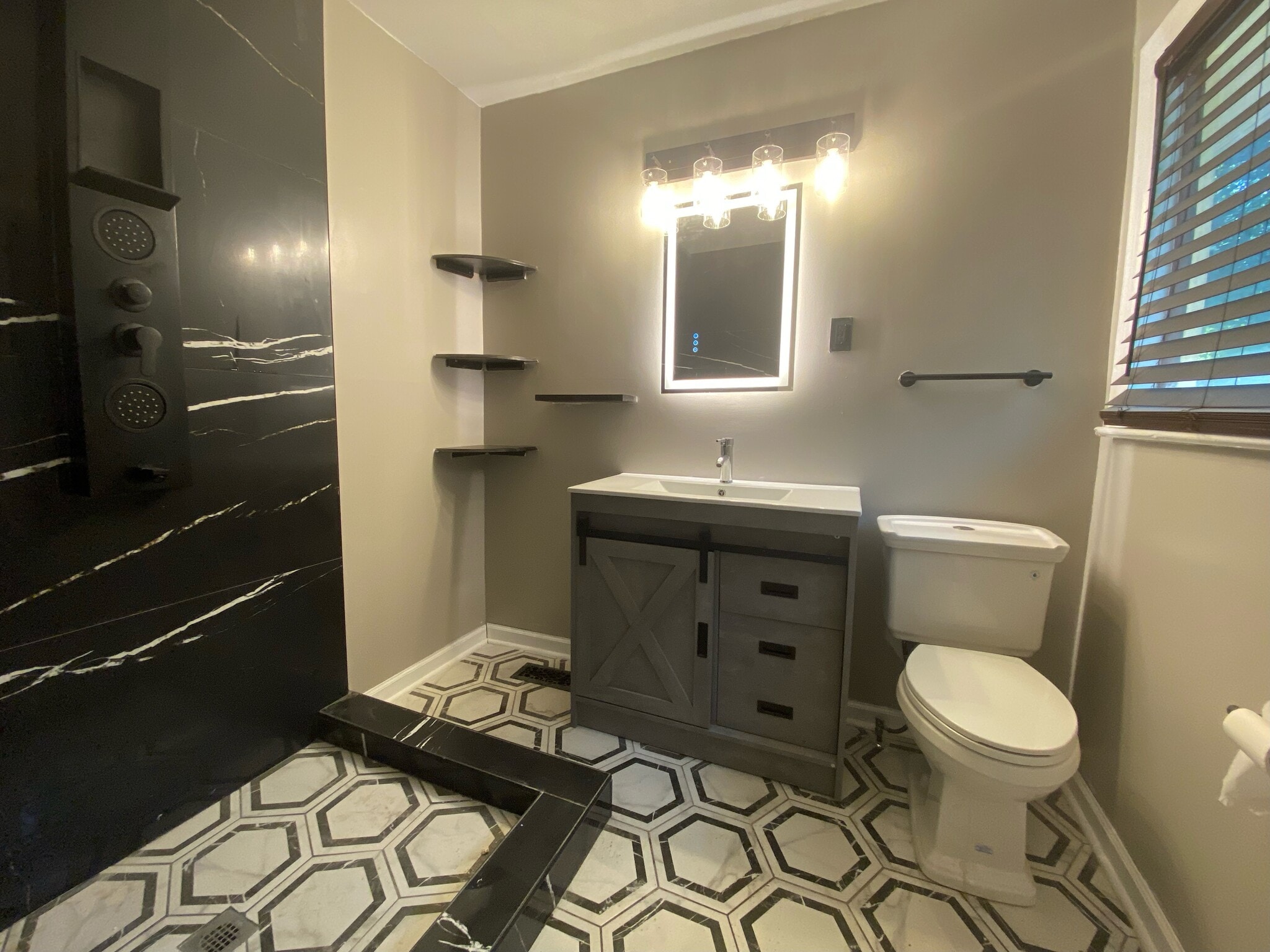 Primary Bath - 3483 Napoleon St