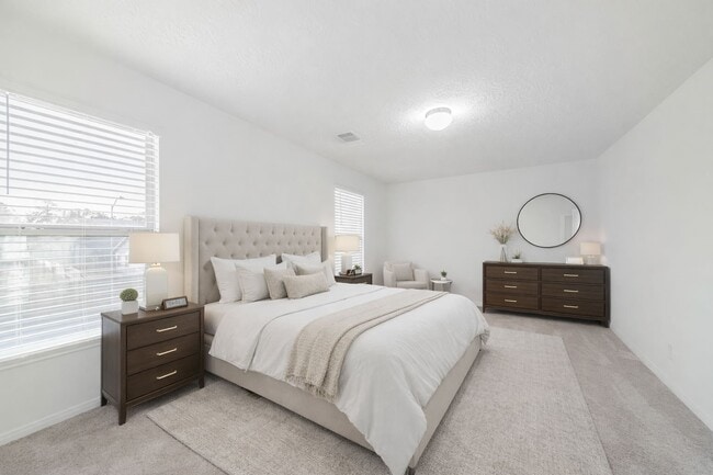 Building Photo - 27618 Mesabe Dr