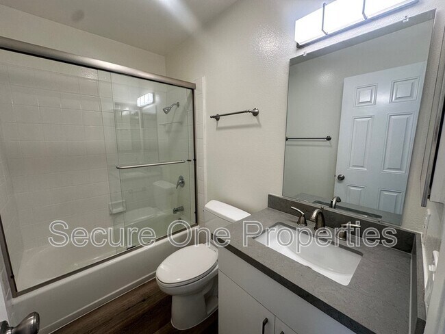 Building Photo - 2869 Instone Ct