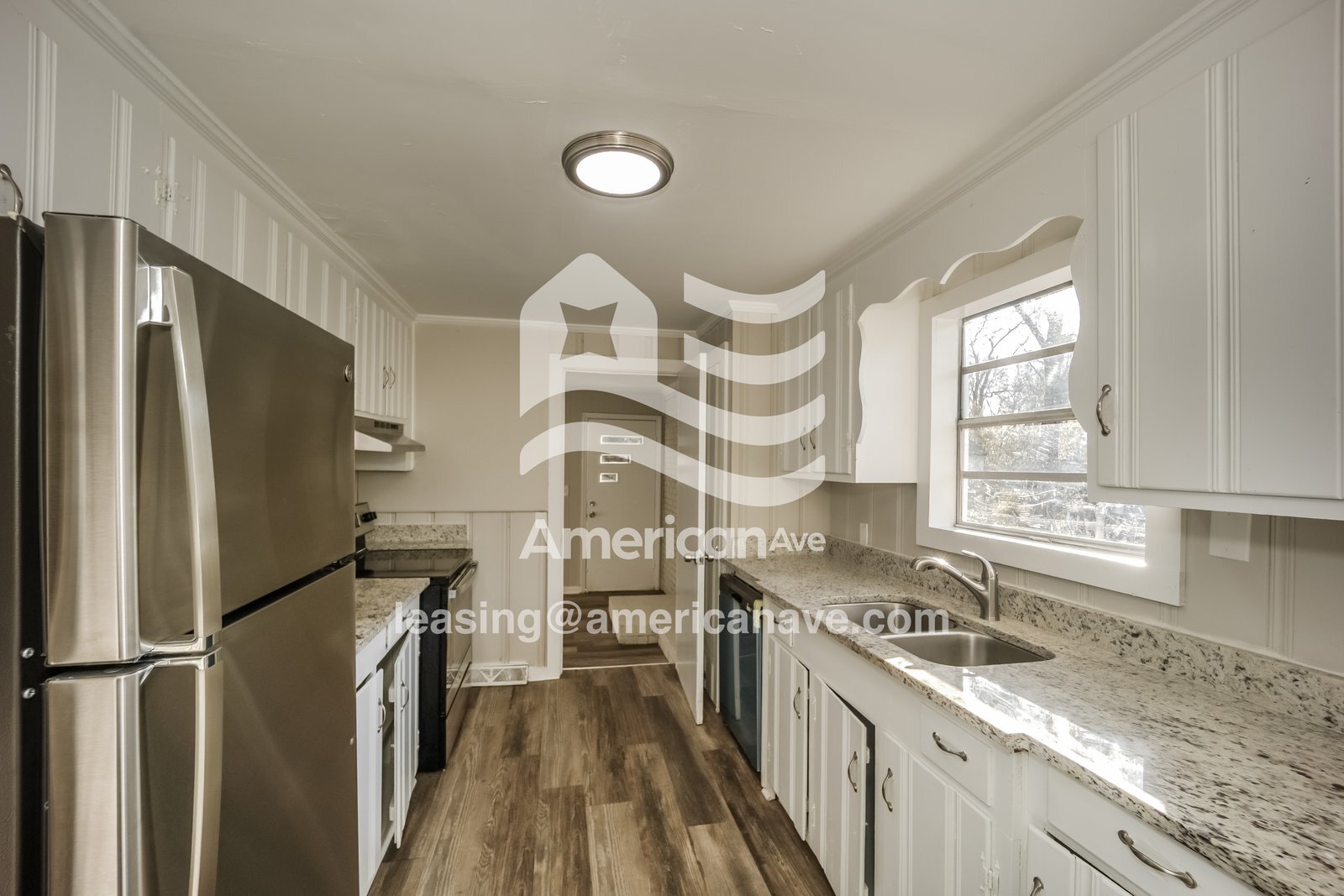 Building Photo - 206 E Crovat St