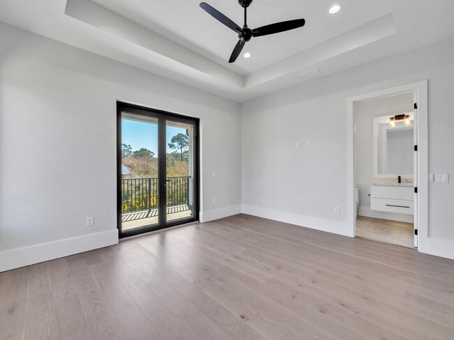 Building Photo - 330 Kelly Plantation Dr