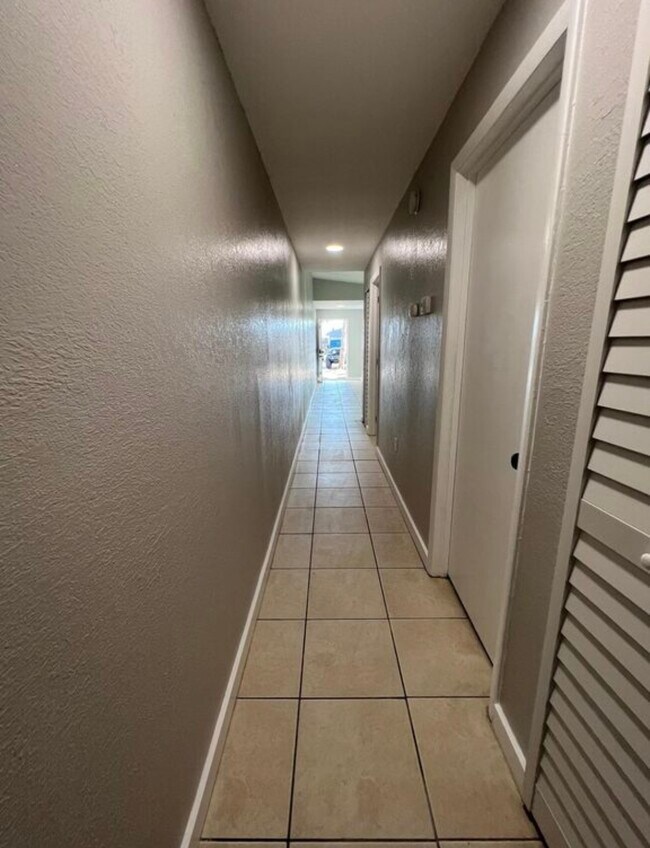 Building Photo - 2559 Chestnut Woods Dr