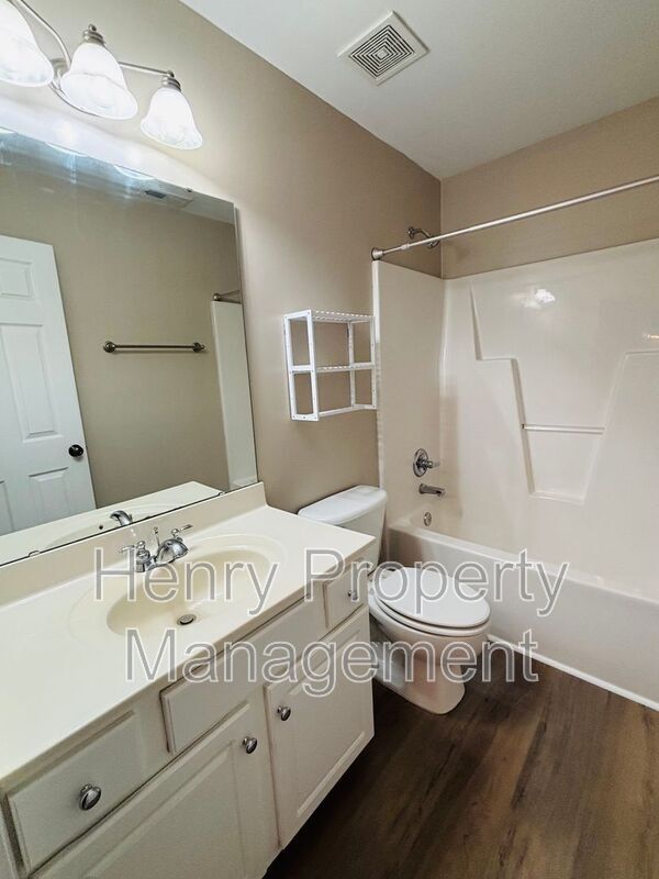 Building Photo - 404 Acorn Falls Ct