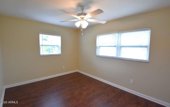 Building Photo - 2301 W Altadena Ave