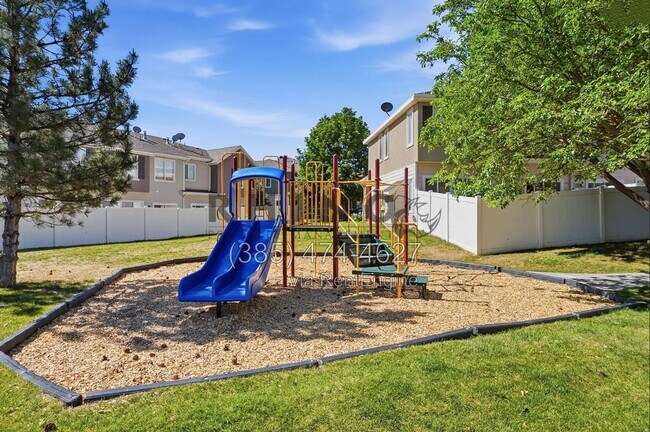 Building Photo - 14026 Sonora Way