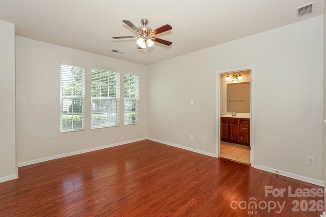 Building Photo - 8273 Viewpoint Lane