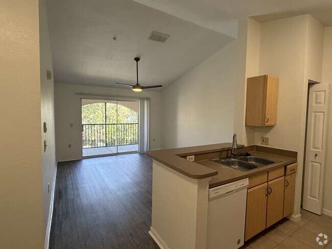 Building Photo - 940 Village Trl