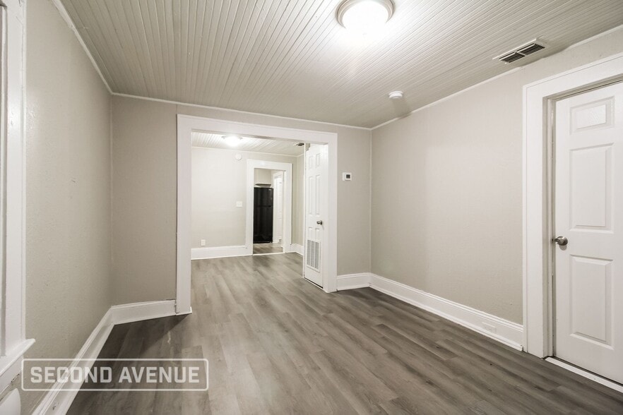Building Photo - 1522 W 22nd St