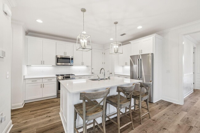 Building Photo - 250 Windrow Way