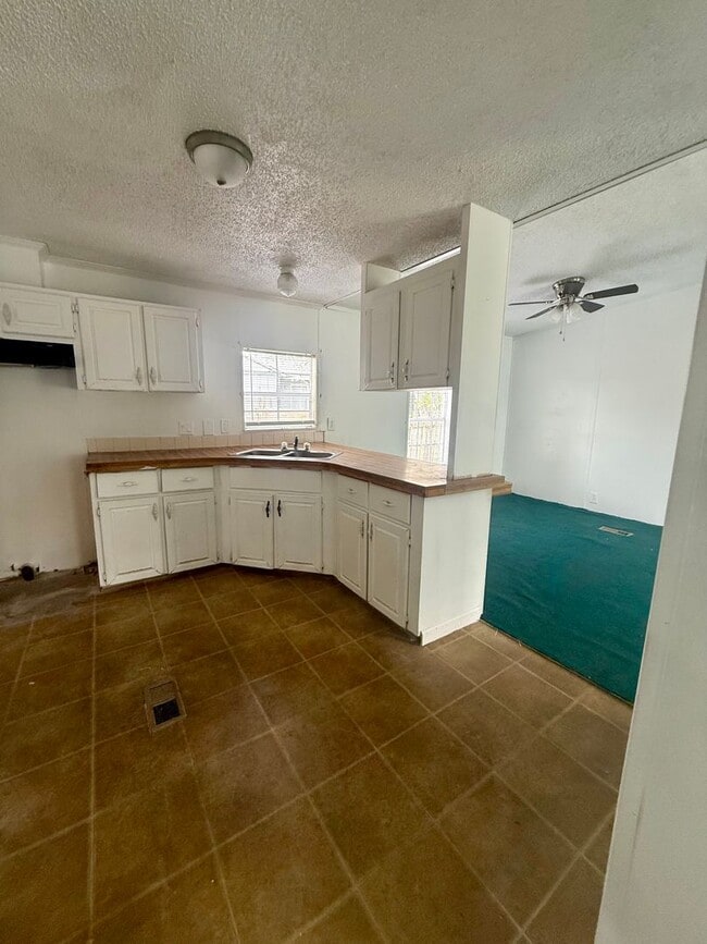 Building Photo - 3 Bed 2 Bath Mobile Home Under Renovations