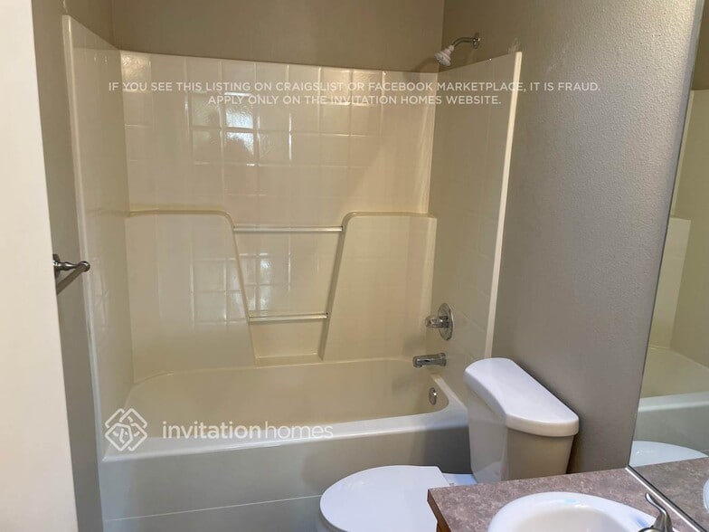 Building Photo - 20517 66th Dr NE