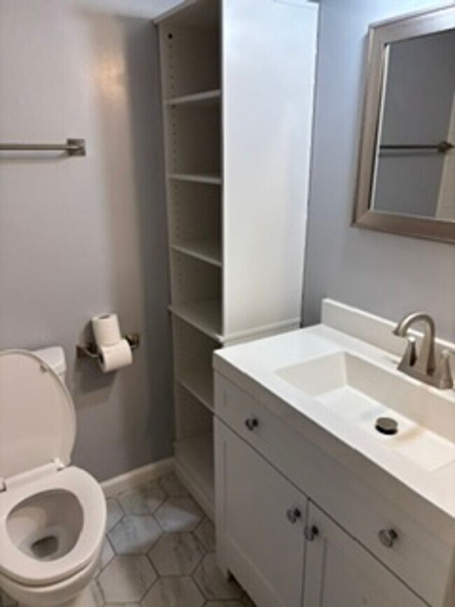 Building Photo - Charming 3 bedroom, 2 bathroom located in the picturesque Hot Springs Village, nearby the Coronad...