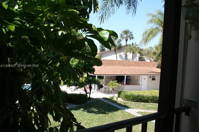 Building Photo - 180 Cypress Way E