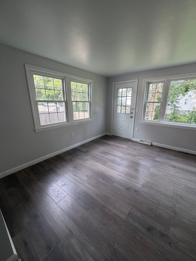Building Photo - 23 Kern Dr