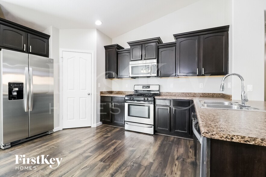 Building Photo - 19614 W Morning Glory St