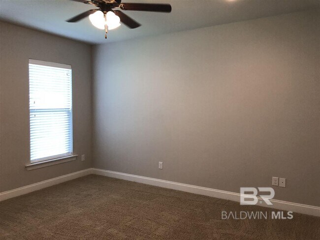 Building Photo - 632 Turquoise Dr