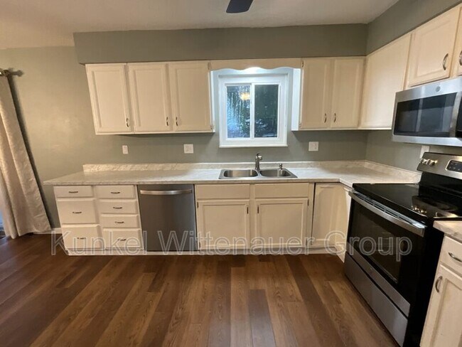 Building Photo - 1632 Progress Ln