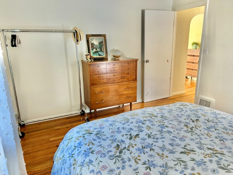 Building Photo - 1237 Yale Ave