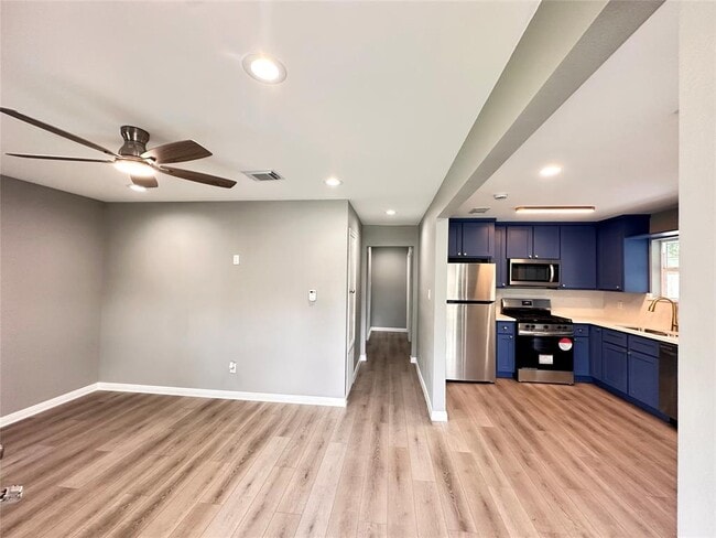 Building Photo - 4519 Oak Shadows Dr