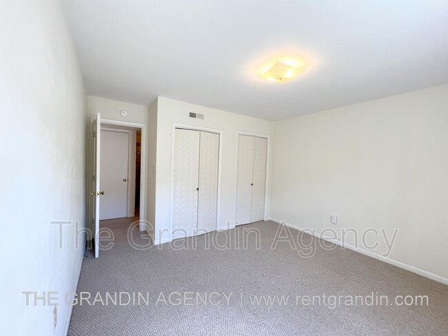 Building Photo - 5260 Crossbow Cir