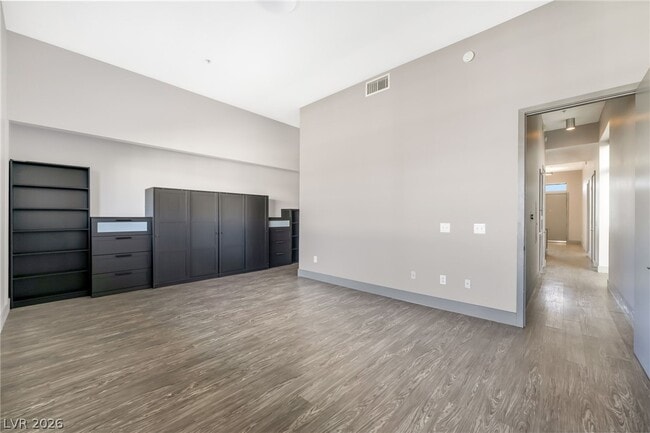 Building Photo - 2775 W Pebble Rd