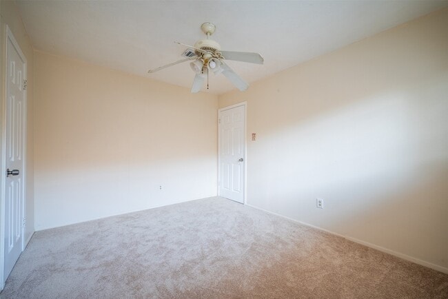 Building Photo - 4031 Curly Oaks Dr