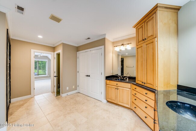 Building Photo - 12307 Ridgeview Dr