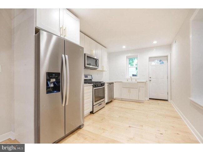 Building Photo - 2923 W Thompson St