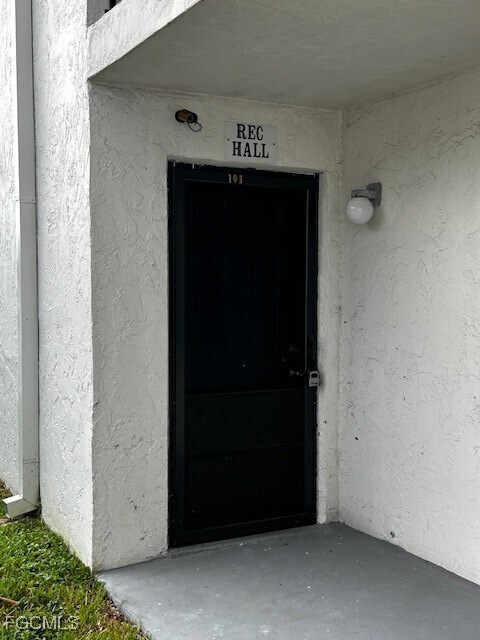 Building Photo - 4906 Victoria Dr