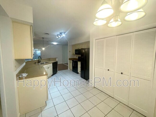 Building Photo - 1125 Monaco Dr