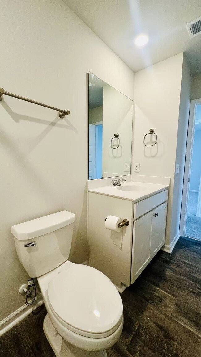 Building Photo - 116 Amethyst Dr