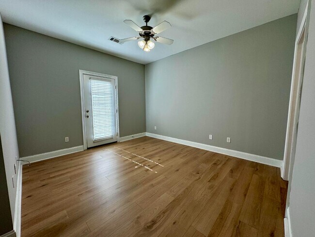 Building Photo - 3218 Veterans Memorial Pkwy