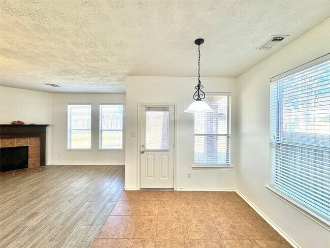 Building Photo - 14 Harbinger Ct