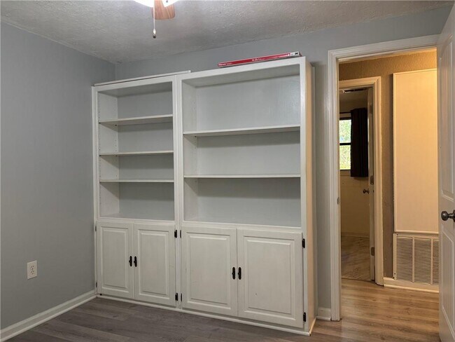 Building Photo - 209 Evans Cook Ct