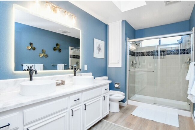 Building Photo - Beautiful Waterfront Single Story Home