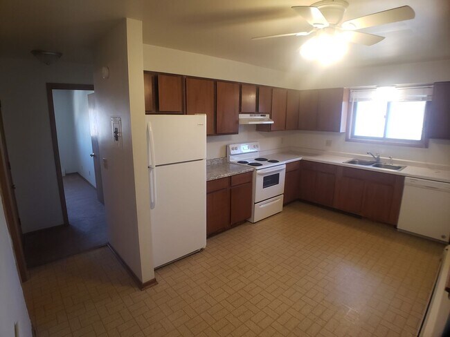 Primary Photo - 2 Bedroom 1 Bath in Owatonna