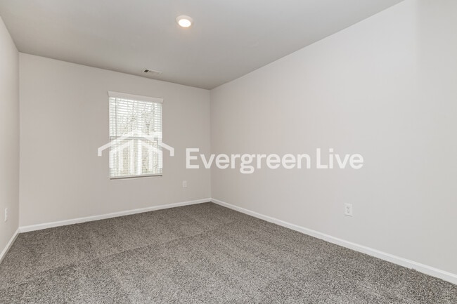 Building Photo - 119 Kingston Ct