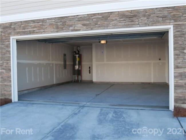 Building Photo - 7257 Finnigan Rd