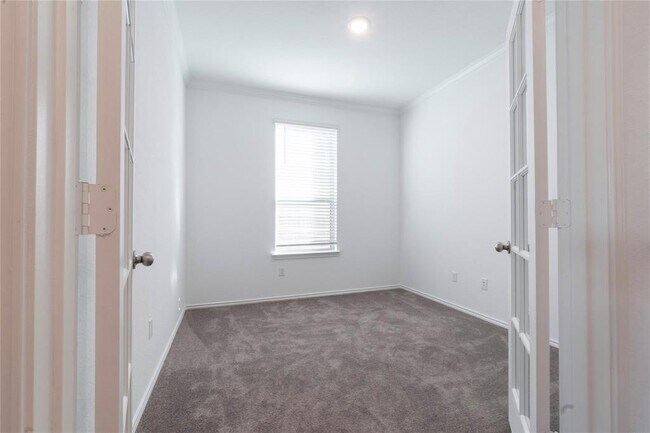 Building Photo - 141 Banyon Dr