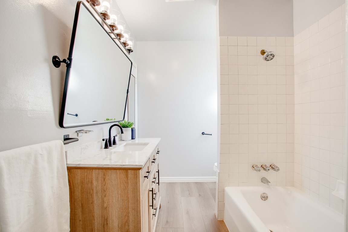 Building Photo - 4132 Beethoven St