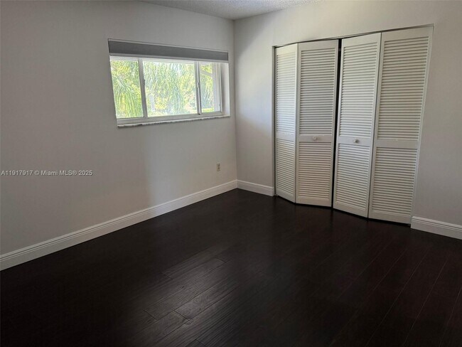 Building Photo - 16226 SW 92nd Ave