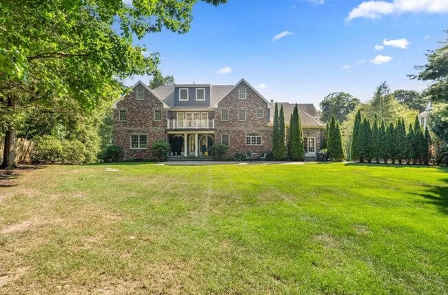 Building Photo - Entire house!!!! Luxury!!! Available September