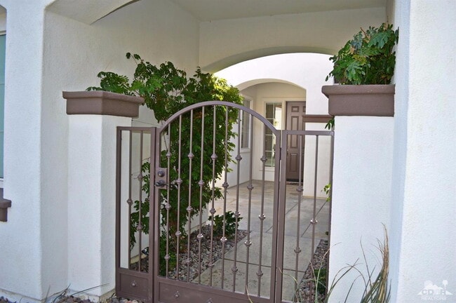 Building Photo - Villa de Gallego - Furnished Rental